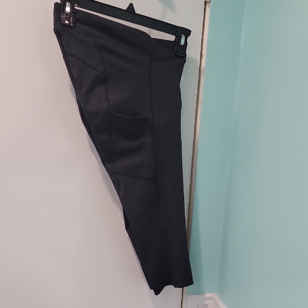 REI Black Cycling Capri Length Pants